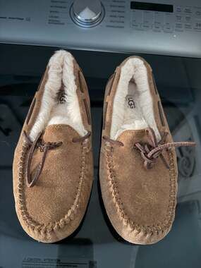 Ugg Women Dakota Slipper Chestnut Size 7